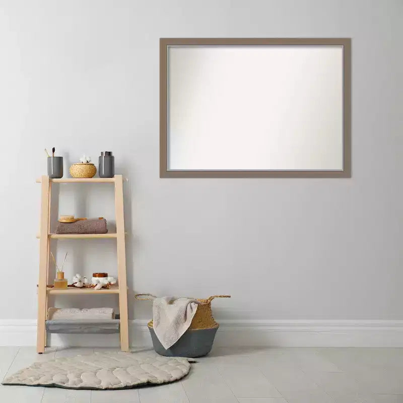 Specchio da parete rettangolare per bagno 104 x 76 cm con cornice stretta marrone