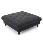 Pouf quadrato capitonné con cuciture a rombi e gambe in betulla